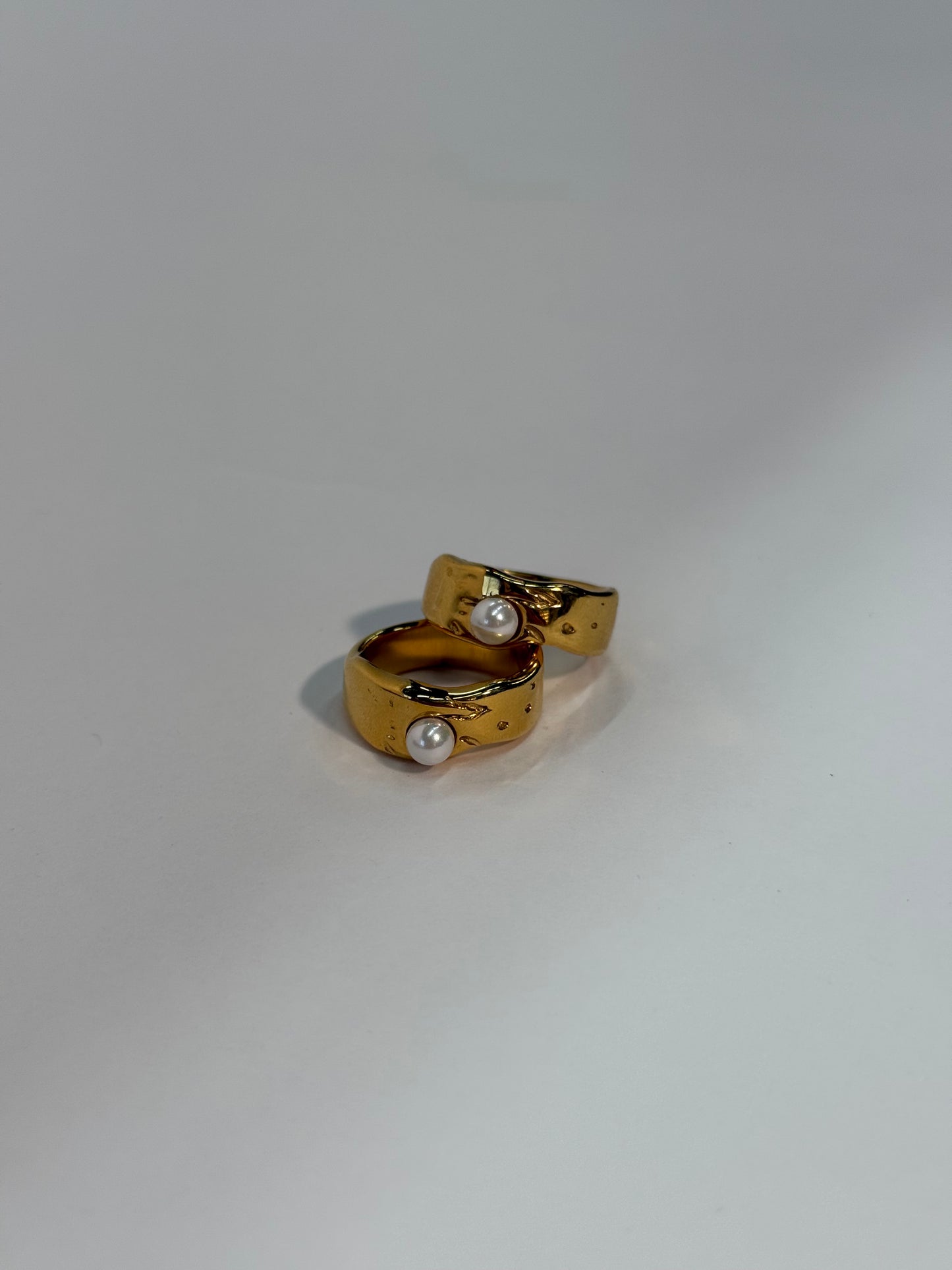 Ines Golden Pearl Ring