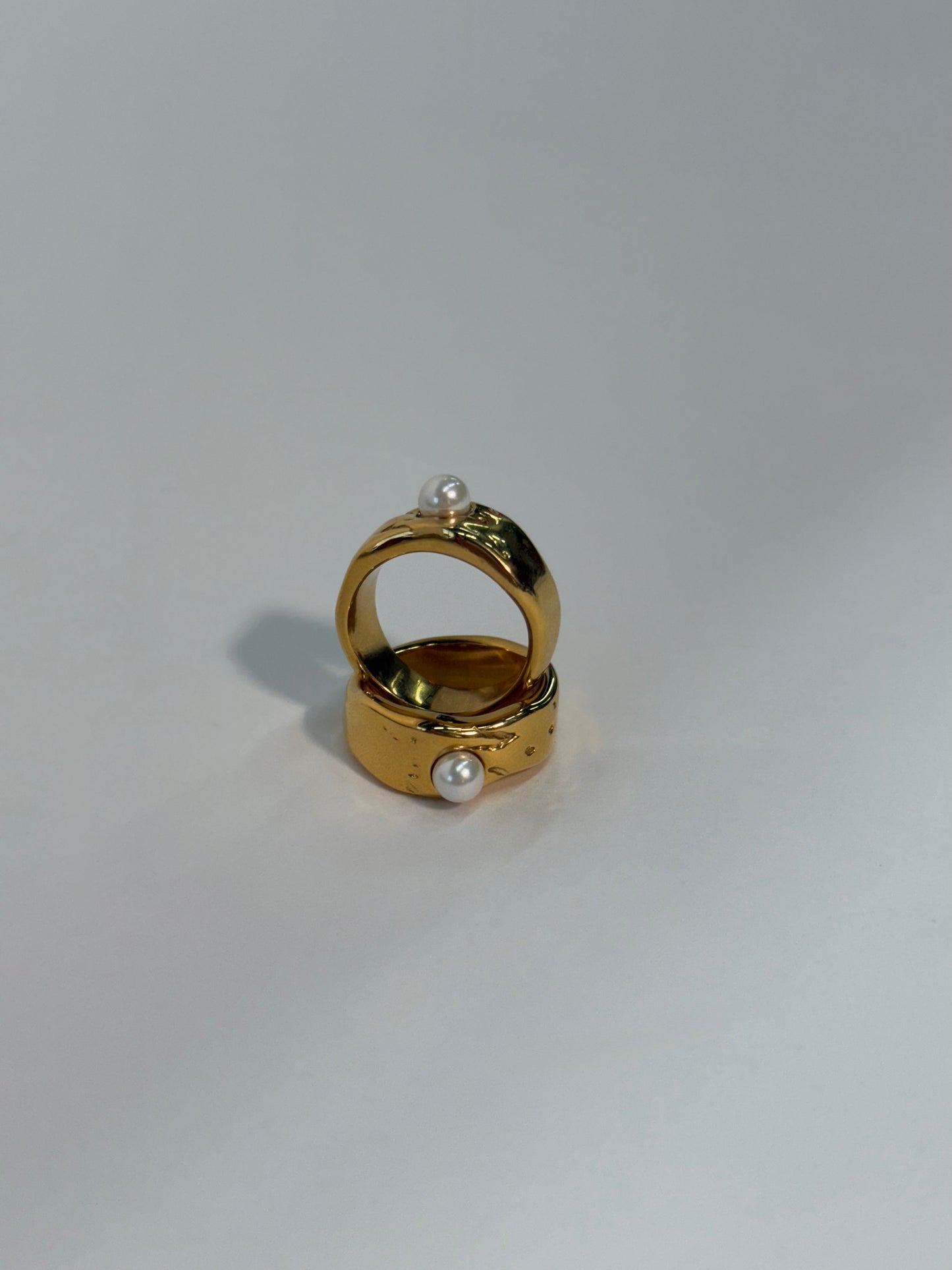 Ines Golden Pearl Ring